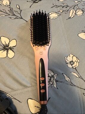 Lange Pink and Black Heated Straightening Brush